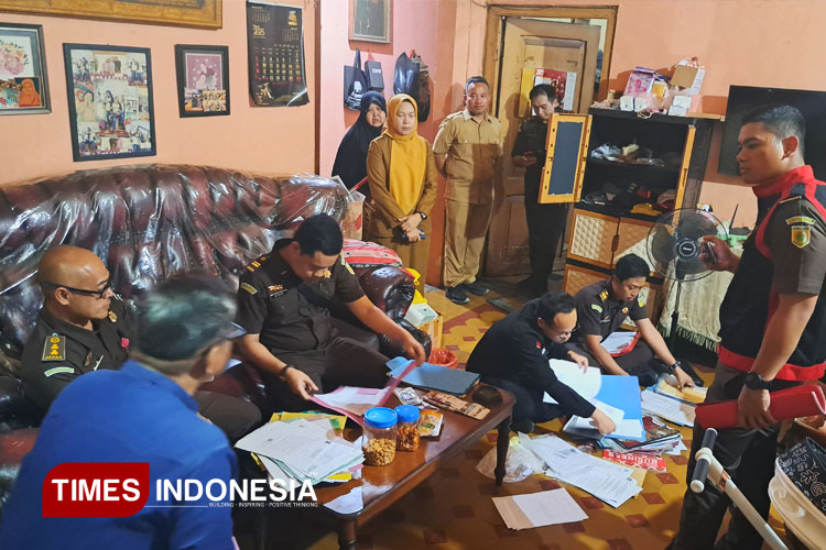 bangunan-KAI-Daop-8-dilakukan-Kejaksaan-Negeri-Surabaya-2.jpg