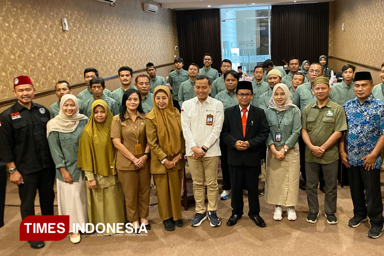 bersama-para-peserta-pemateri-dan-perwakilan-Pemda-Banyuwangi.jpg