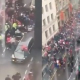 Insiden Mengerikan Warnai Perayaan Juara Liverpool, Mobil Tabrak Kerumunan Suporter