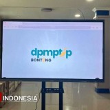Tingkatkan Kualitas Pelayanan Publik, DPMPTS Bontang Hadirkan Videotron di Kantor