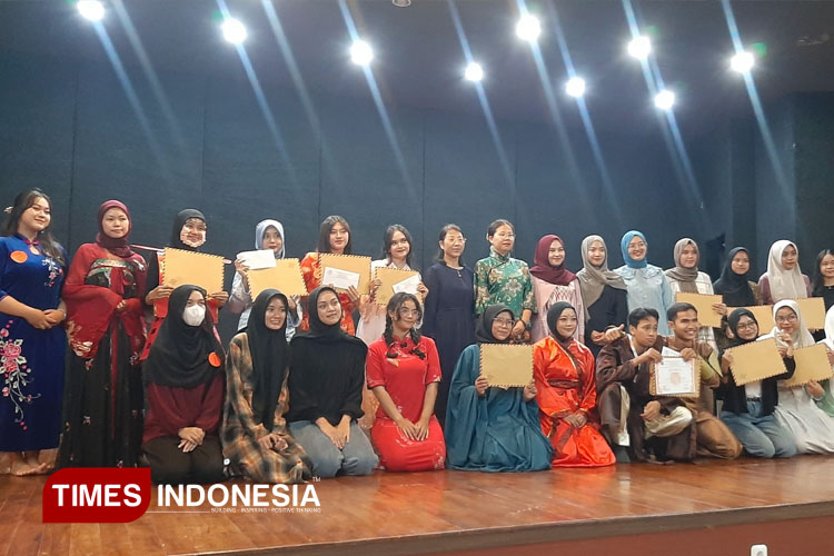 Kekuatan Bahasa Mandarin Memperkaya Budaya Melalui Zhongwen Bisai