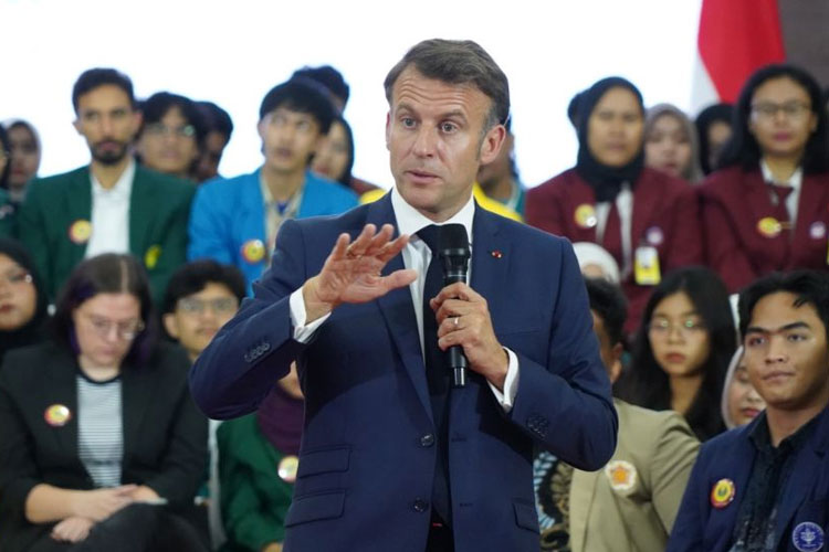 Emmanuel-Macron-2.jpg