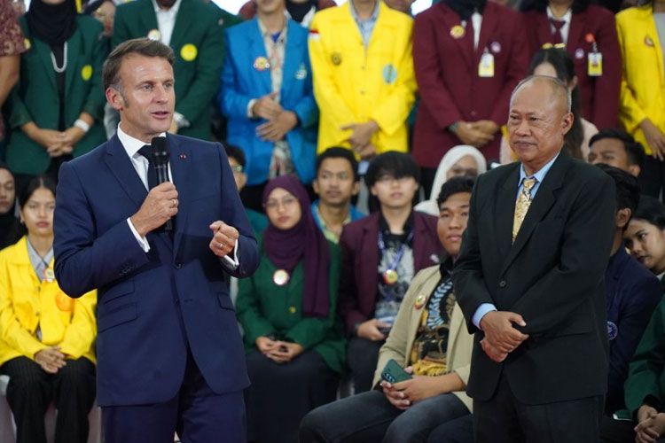 Emmanuel-Macron-a.jpg