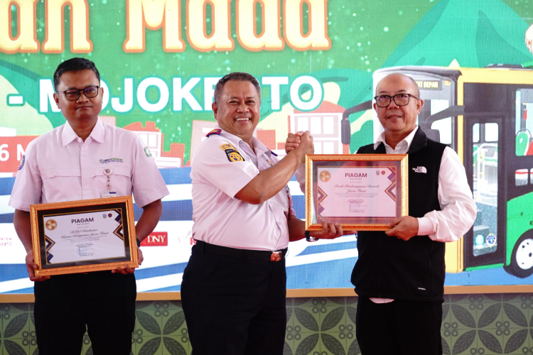 Dukung Layanan Non Tunai di Trans Jatim, Bank Jatim Raih Apresiasi dari Pemprov