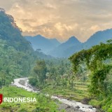 Menyusuri Sungai Rabunan Probolinggo, Surga Tersembunyi di Kaki Argopuro