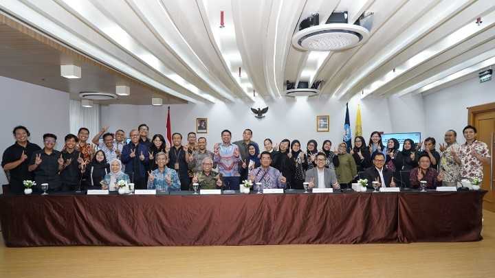 Penetapan Yulianti PhD sebagai dekan FEB UI oleh rektor UI di Science Techno Park UI Depok. (Foto: UI)