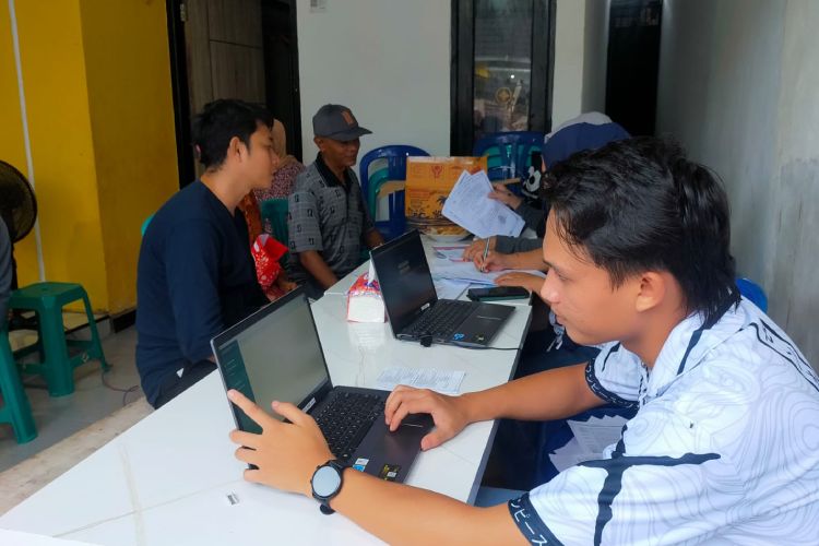 Dukcapil Lombok Barat Tetap Layani Warga di Hari Libur, Jemput Bola Migrasi Adminduk di Labuapi