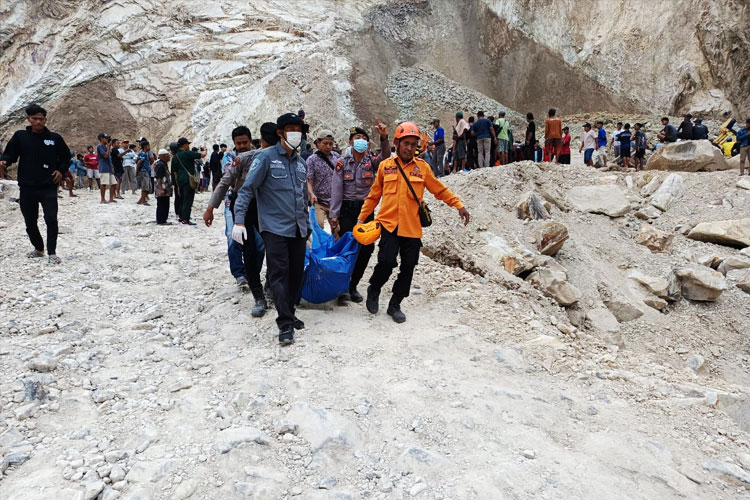 Korban Meninggal Longsor Tambang Galian C Gunung Kuda Cirebon Bertambah Jadi 10 Orang