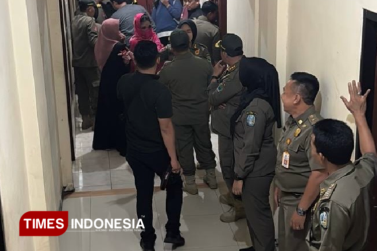 Mucikari di Kota Malang Ditangkap Satpol PP, Ternyata Lagi Tawarkan Calon Istrinya ke Pria Lain