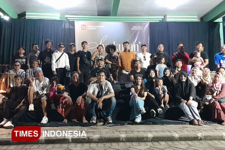 Gandes-Gelar-Acara-HUT-ke-9-di-Halaman-Gedung-Kesenian-BB.jpg
