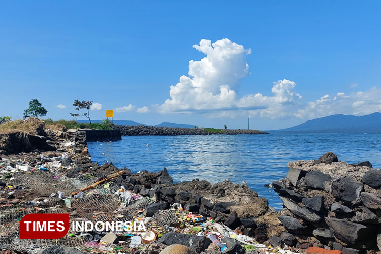 Plengsengan Pantai Ancol Banyuwangi Jebol Diterjang Abrasi