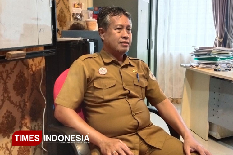 Analis Kebijakan Ahli Madya DPMPTSP Bontang, Karel (FOTO: Kusnadi/TIMES Indonesia)