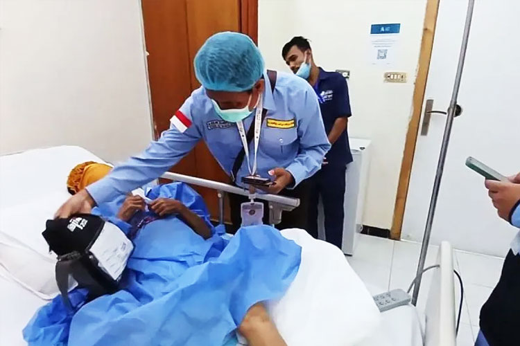 Jemaah Haji Lansia Rentan Cedera Tulang, Akibat Terjatuh saat Turun dari Bus dan Terpeleset ketika Ibadah