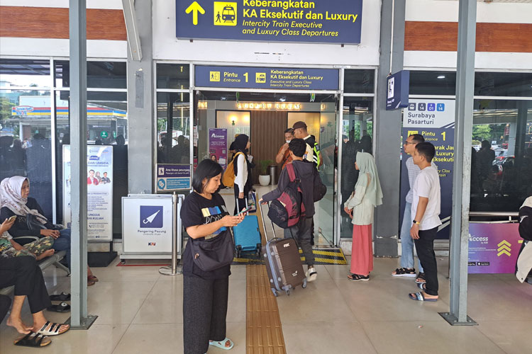 Libur Panjang, Penumpang Kereta Api di Wilayah PT KAI Daop 8 Surabaya Tembus 37.128