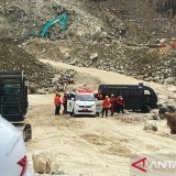 Satu Jenazah Ditemukan, Tujuh Korban Longsor Gunung Kuda Masih Dicari