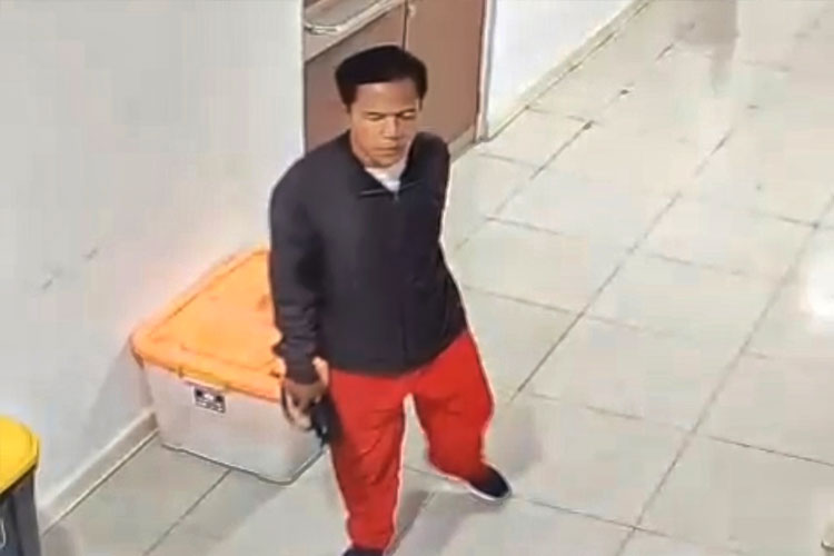 uang-tunai-terekam-CCTV-RSUD-dr-Darsono-Pacitan.jpg