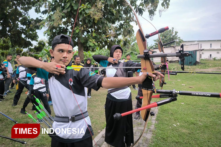 Atlet Panahan, saat latihan jelang Porprov Jatim 2025. (Foto: Sri Hartini/TIMES Indonesia)
