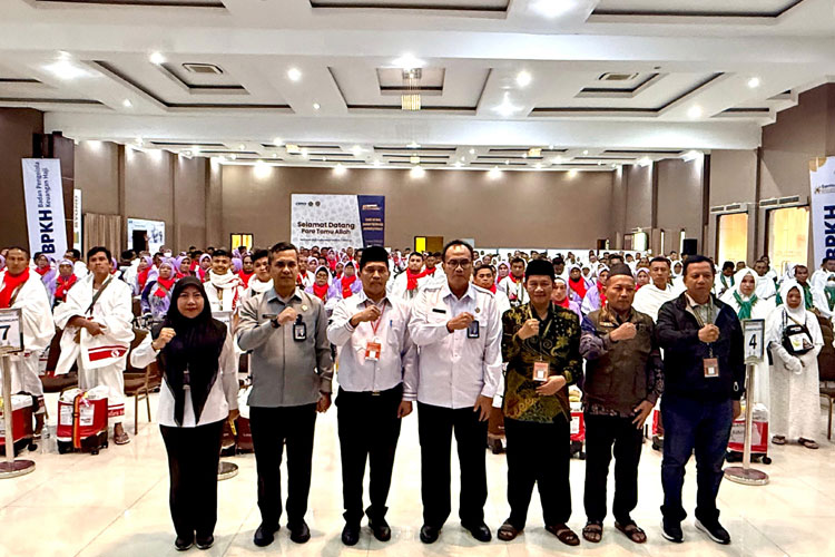 Imigrasi Surabaya Kawal Keberangkatan 36.814 Calon Jemaah Haji Selama Mei 2025