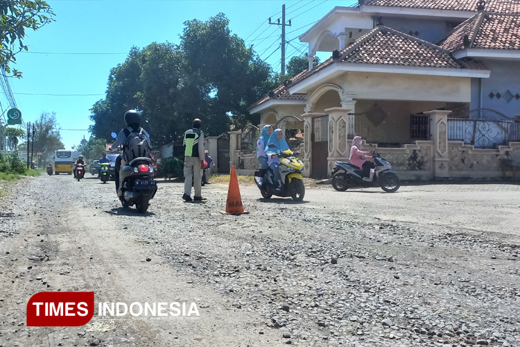 Jalan Rusak Akibat Proyek Tol Probowangi Tanggung Jawab Siapa? DPRD: Maincont Janji-Janji Terus