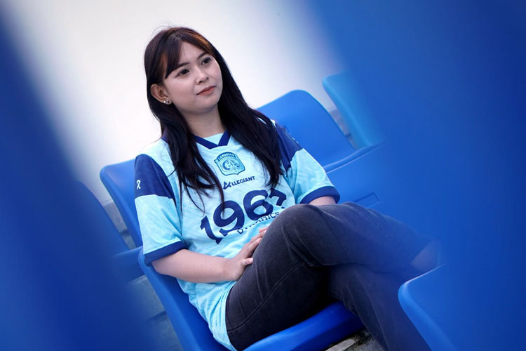 Jersey Bertema Gemuruh Dalam Diam saat diluncurkan. (Foto: Akmal/TIMES Indonesia).