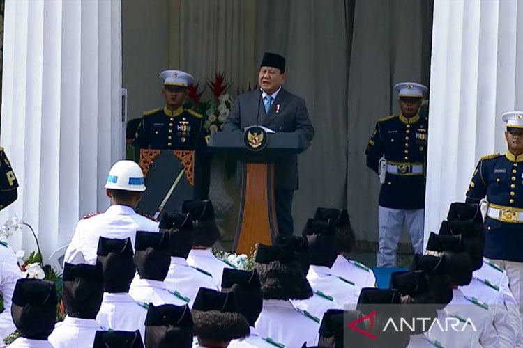 Presiden RI Prabowo berpidato dalam upacara peringatan Hari Lahir Pancasila di Gedung Pancasila, Kantor Kementerian Luar Negeri, Jakarta, Senin (2/6/2025). (FOTO: ANTARA/HO-BPMI Sekretariat Presiden)