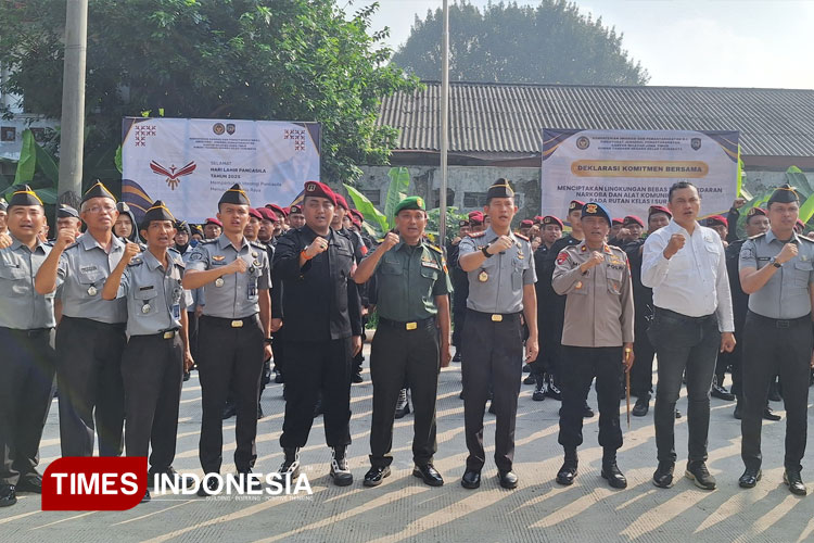 Rutan Kelas I Surabaya saat melakukan deklarasi anti narkoba. (FOTO: Sarifah Latowa/TIMES Indonesia)