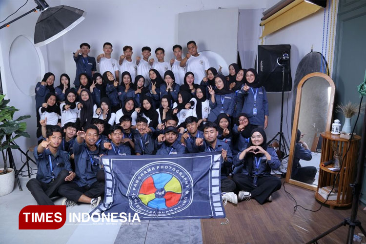 Diklat lanjutan UKM Panorama Photography Unisma Malang bertempat di Studio Foto Papayo. (FOTO: AJP TIMES Indonesia)