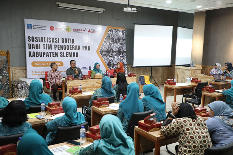 Disperindag Sleman Bersama TP PKK Dorong Popularitas Batik Lokal Melalui Sosialisasi Budaya