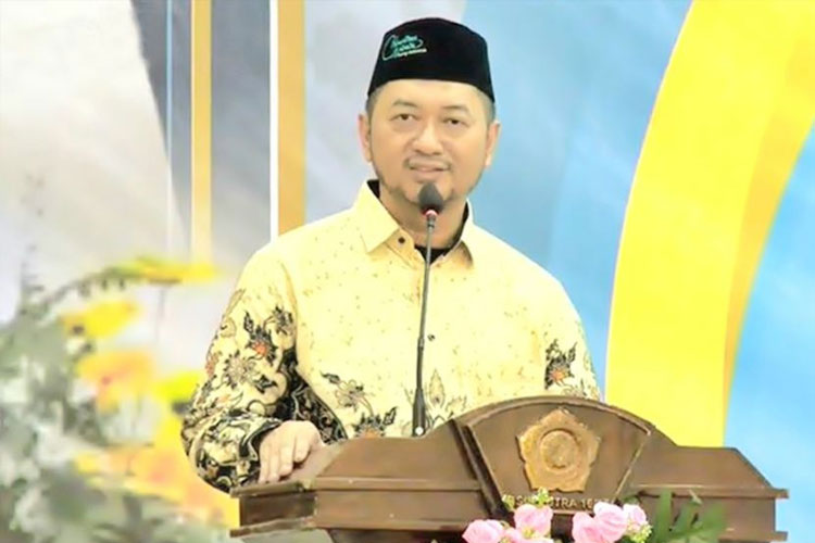 Pengasuh & Perwakilan Majelis Keluarga PP. An Nur 2 Al Murtadho Bululawang, Malang Beserta Pembicara Orasi Ilmiah.