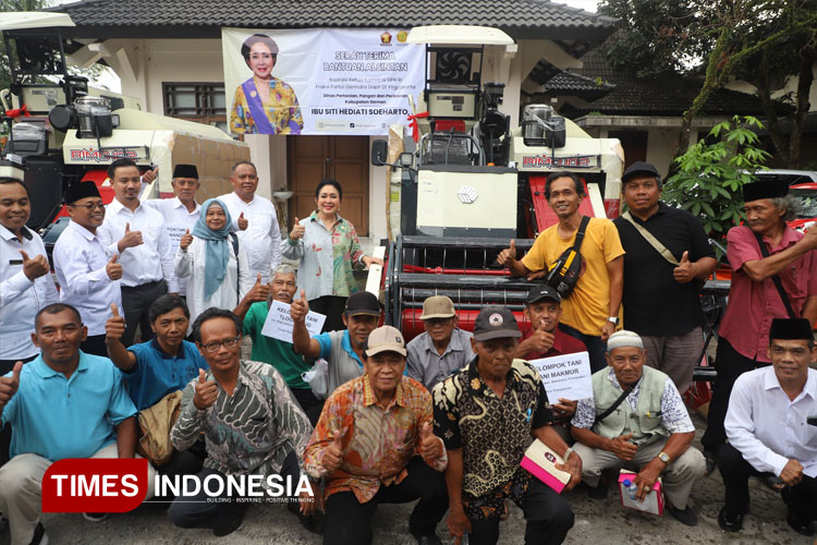 Titiek Soeharto Salurkan Alsintan untuk Petani Sleman, Dorong Modernisasi Pertanian