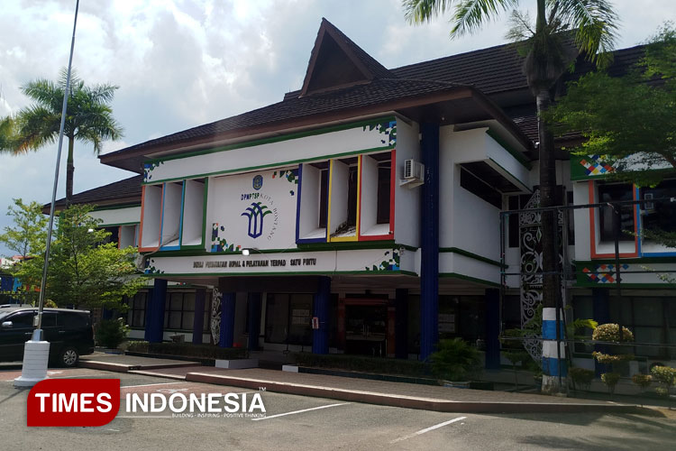 Kantor Dinas Penanaman Modal dan Pelayanan Terpadu Satu Pintu (DPMPTSP) Kota Bontang. (Foto: Kusnadi/TIMES Indonesia)
