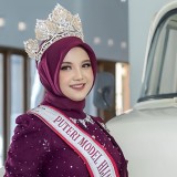 Puteri Model Hijab Indonesia 2025 Fatma Tuz Syarah Ajak Perempuan Miliki Daya Saing Global