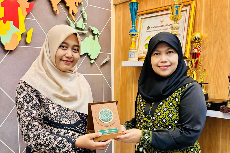 KUI UNISLA Lakukan Benchmarking ke UIN Malang, Teken MoU Perkuat Jejaring Internasional