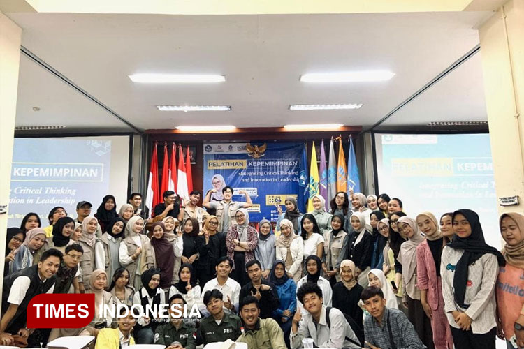 acara-pelatihan-kepemimpinan-berbasis-berpikir-kritis-dan-inovasi.jpg