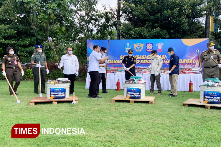 Bea Cukai Jatim Musnahkan 12 Juta Batang Rokok Tanpa Cukai