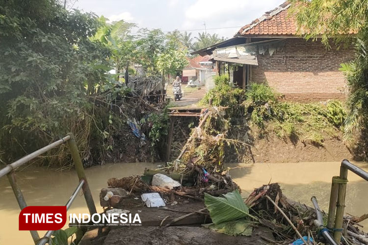 Curah Hujan Tinggi Jadi Penyebab Rusaknya Jembatan dan Check Dam di Pangandaran