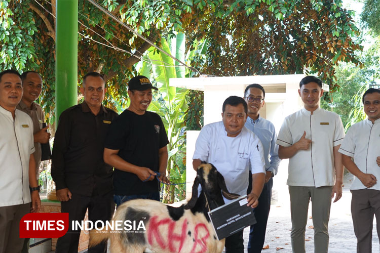 hewan-kurban-kambing-kepadaMusholah-Roudlotul-Janah.jpg