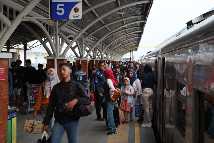 stasiun-Bandung.jpg