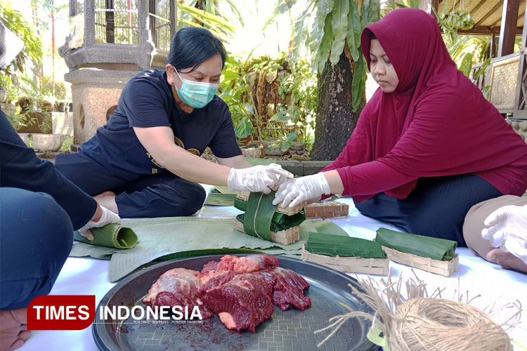 Solidaritas dan Kepedulian di Idul Adha, Ribuan Paket Daging Kurban Disalurkan di Banyuwangi