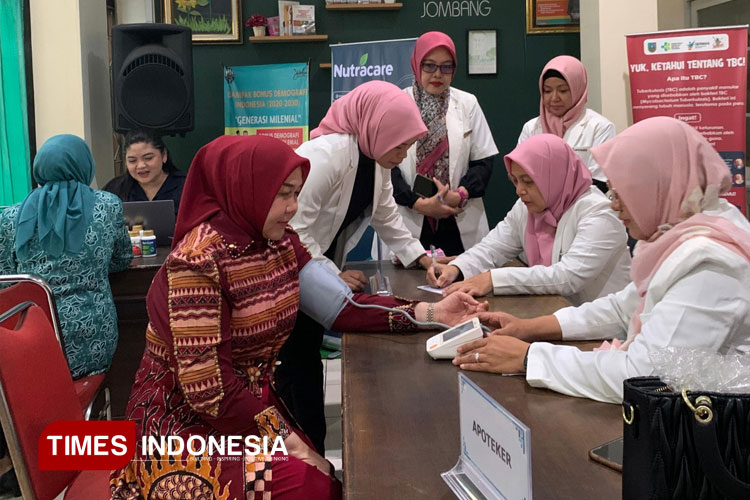 Pleno TP PKK Kabupaten Jombang, Diakhiri dengan Pemeriksaan Kesehatan Gratis