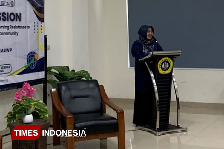 Pembukaan Sharing Session oleh Dr. Yuntawati Fristin, S.Sos., M.AB, di Gedung FISIP Unmer Malang.” (FOTO: AJP TIMES Indonesia)