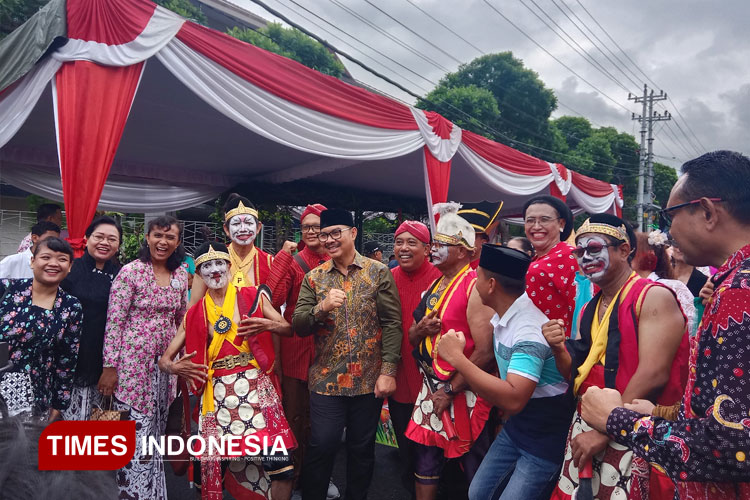 Pawai-Gunungan-Lintas-Agama-di-Yogyakarta-2.jpg