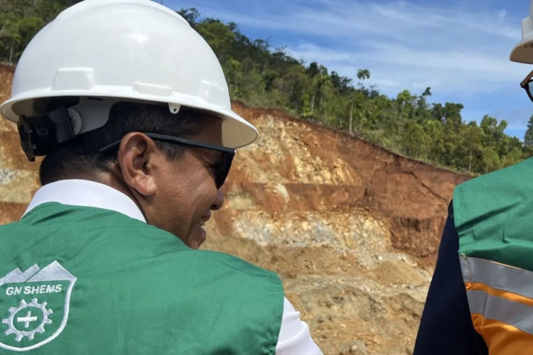 Menteri ESDM Bahlil Lahadalia Minta Evaluasi Lima Kawasan Tambang Raja Ampat