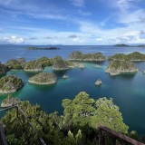 Tambang Nikel Ancam Raja Ampat: Wisata Lesu, Konflik Memanas
