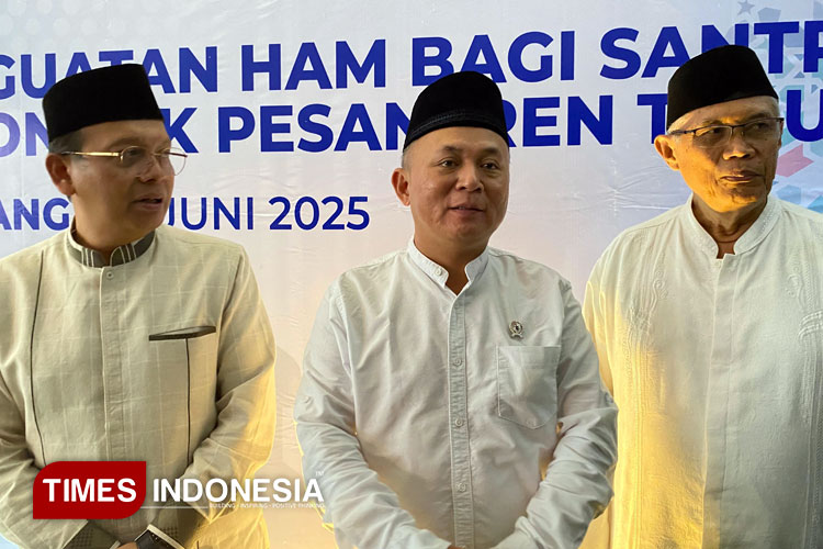 Wamen HAM Kunjungi Tebuireng, Dorong Santri Jadi Pelopor Nilai Kemanusiaan