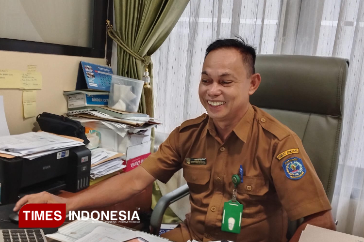Idrus, Pejabat Fungsional Penata Perizinan Ahli Muda di DPMPTSP Bontang (Foto: Kusnadi/TIMES Indonesia)