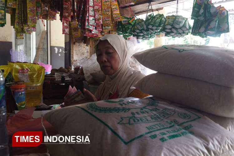 Pasar-Minulyo-Pacitan.jpg