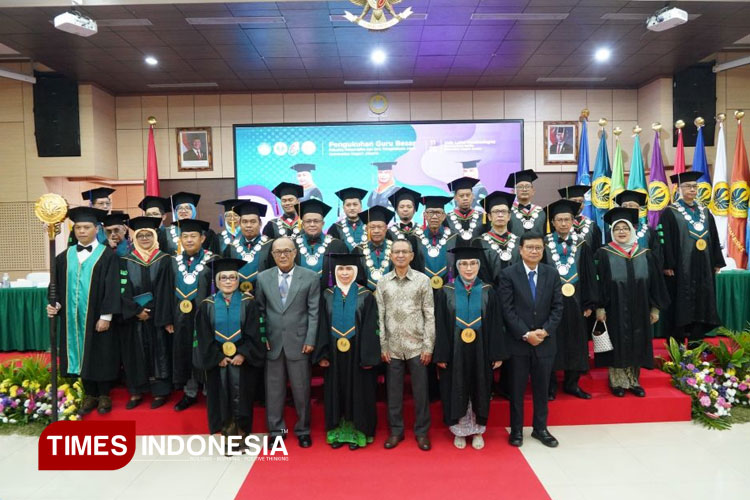 UNJ-b.jpg