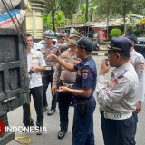 Satlantas Polres Banjar dan Dishub Razia Truk Odol Bermuatan Lebih