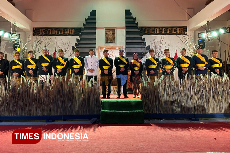 Yadnya Kasada 2025, 13 Tokoh Dikukuhkan sebagai Warga Kehormatan Sesepuh Tengger